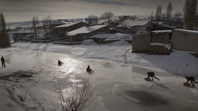 About Dry Grasses (Source: themoviedb.org)